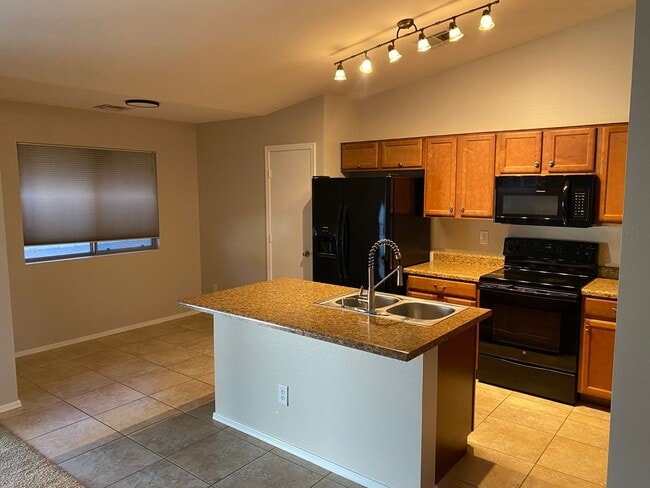 Building Photo - Charming 3 Bed w/Den in Northwest Peoria