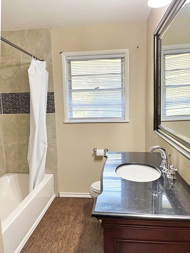 Building Photo - Great 4 Bdrm 2 Bath Home for Lease in Gainesville, Tx