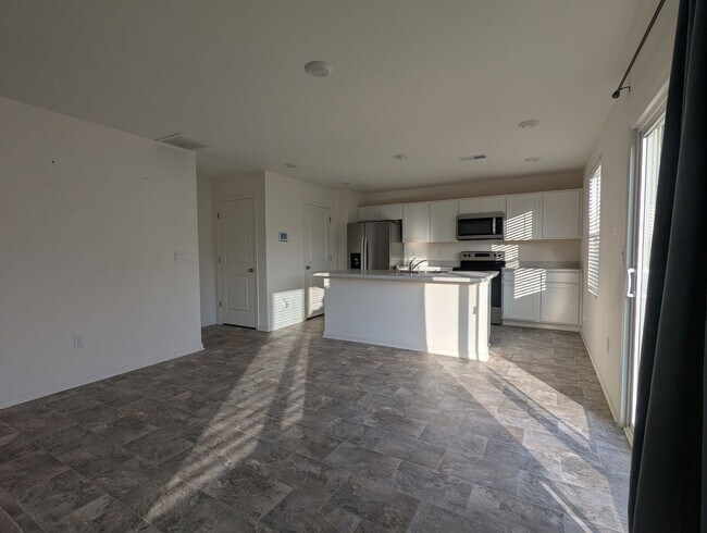 Building Photo - Beautiful Home in Elizabethtown