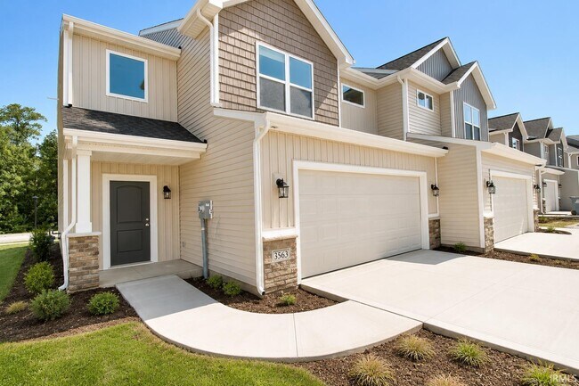 Building Photo - 3563 Canal Square Dr