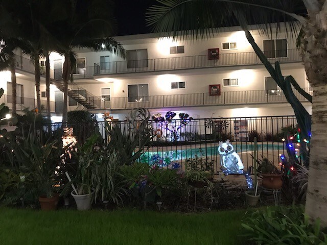 Outside Common Area - 2611 E Broadway