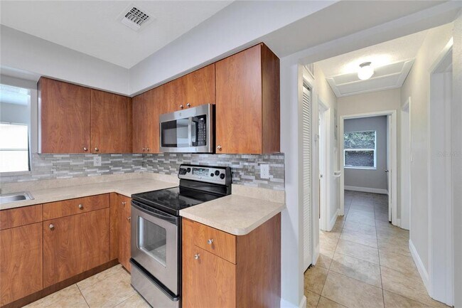 Building Photo - 3418 W Union St