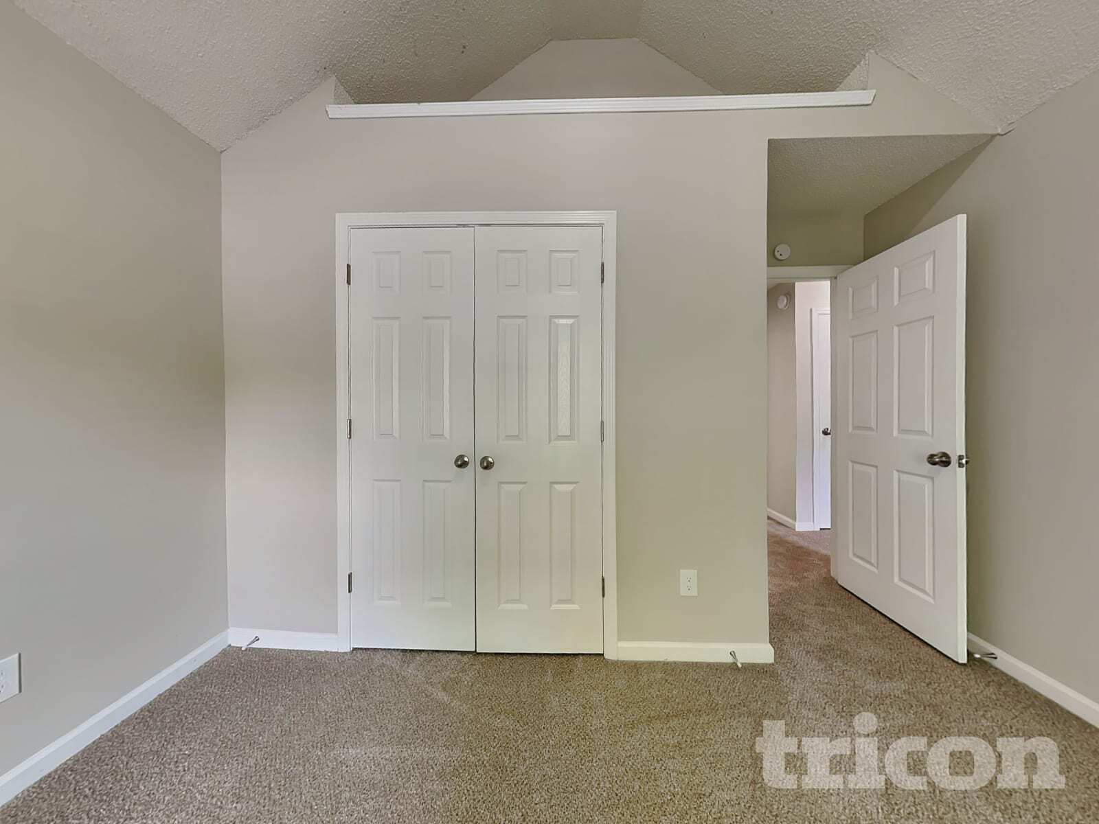 Building Photo - 1099 Sugarcreek Way