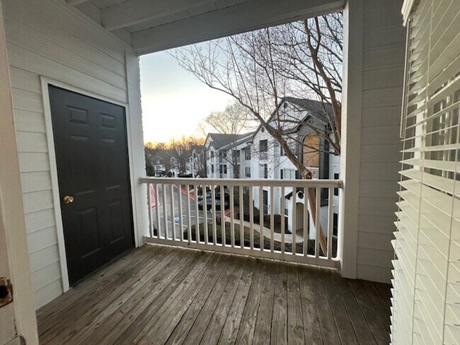 Building Photo - 706 Nottaway Ln