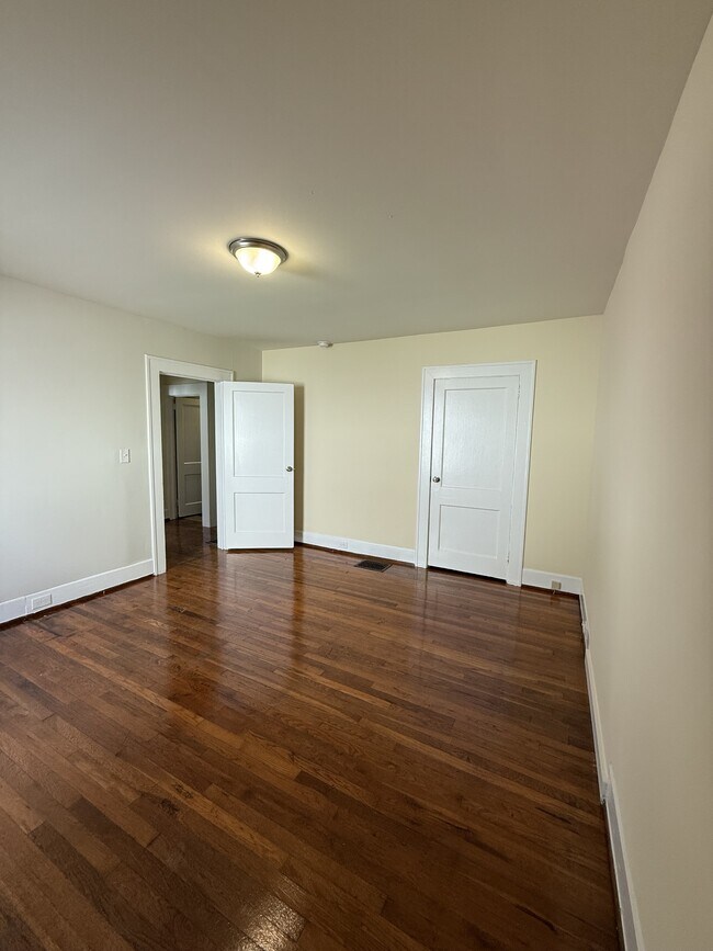 Building Photo - 7420 3rd Ave S
