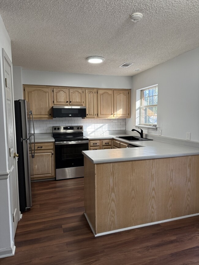 Building Photo - 1008 Old Oatland Island Rd