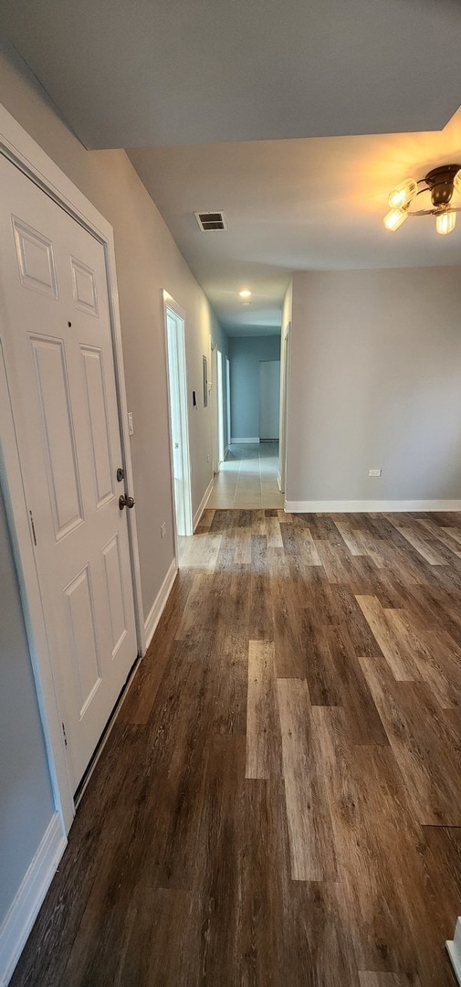 Building Photo - 7556 S Kenwood Ave