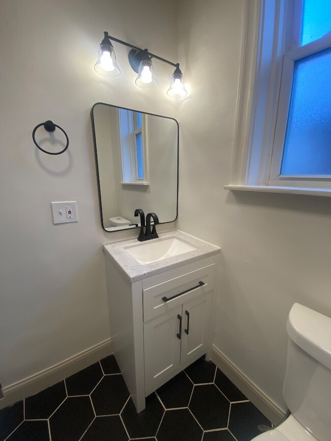 Building Photo - 4115 Oregon Ave