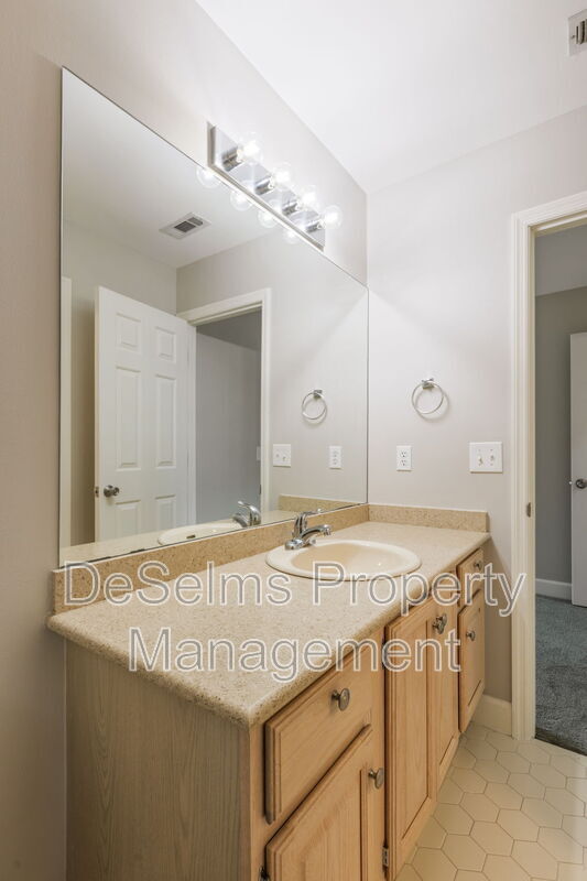 Building Photo - 1012 Beech Tree Ln