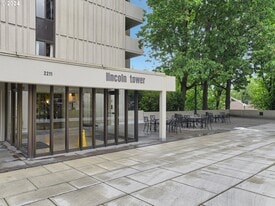 Building Photo - 2211 SW 1st Ave