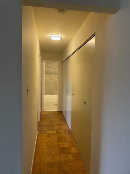 Building Photo - 4020 Washington Blvd