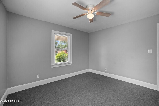 Building Photo - 1309 Willow St