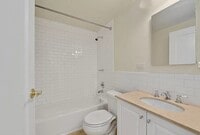 Building Photo - LOVELY 2 BEDROOM/2BATH