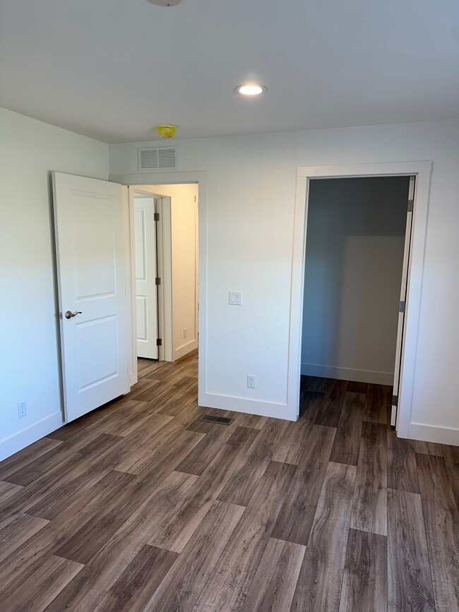 Building Photo - 3543 Warren Pl