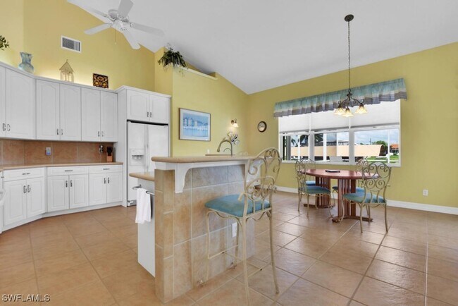 Building Photo - 3335 SW 25th Ct