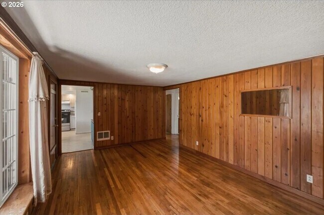 Building Photo - 1290 Riggs Hill Rd
