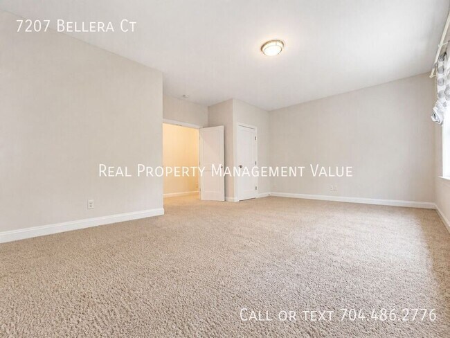 Building Photo - 7207 Bellera Ct