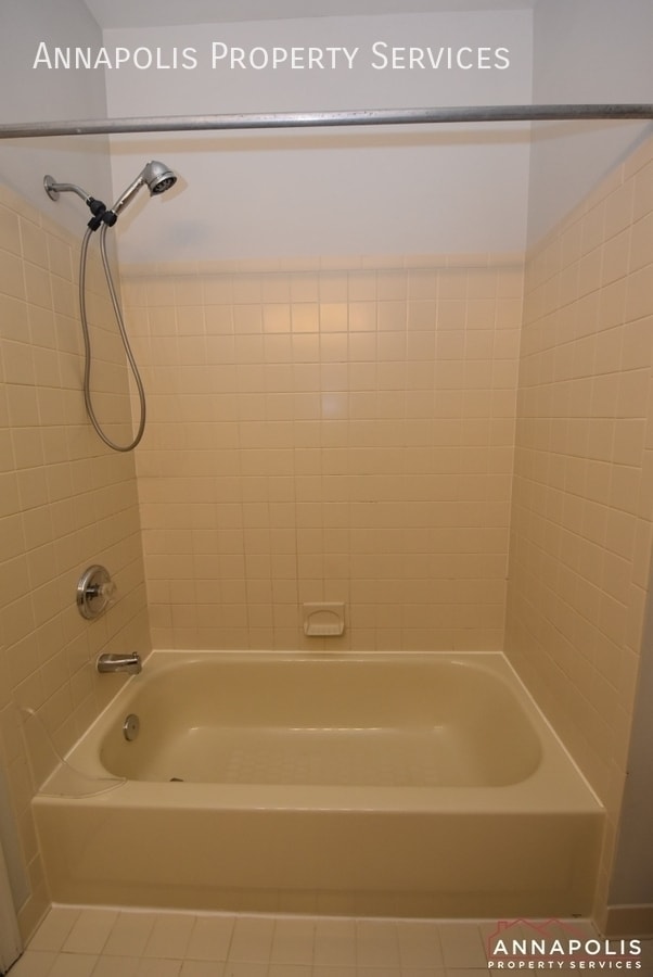 Building Photo - 643 Oakland Hills Dr