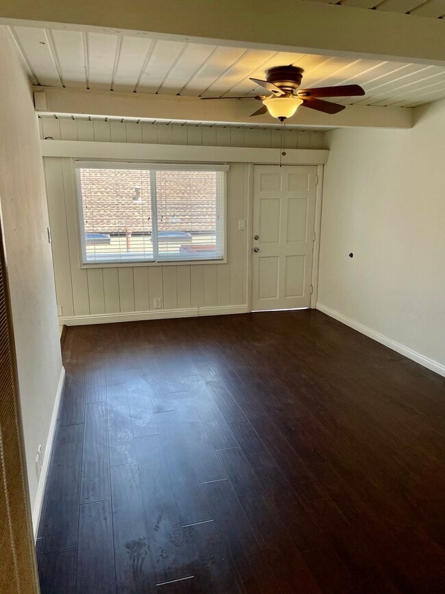 Building Photo - FIRST MONTH FREE! 2-Bedroom Apartment in the Heart of Pacific Beach – Walk to the Ocean!