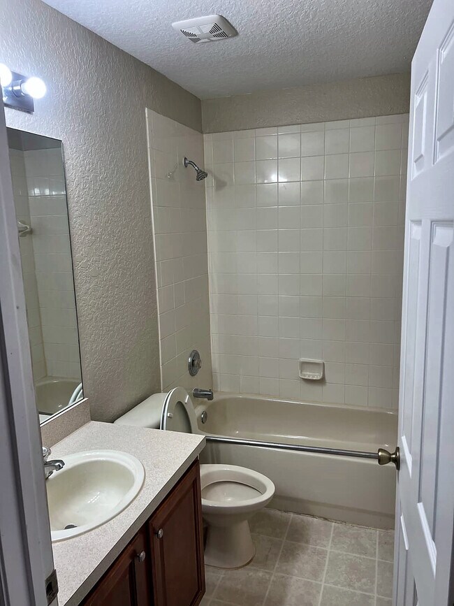 Building Photo - 13926 Dove Wing Ct