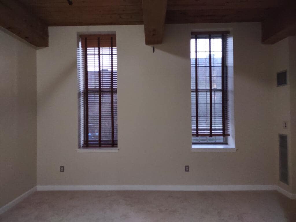 Building Photo - 52 Lawrence Dr