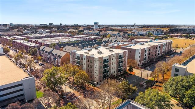 Building Photo - 15875 Spectrum Dr