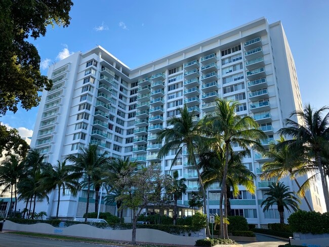 Building Photo - 1000 West Ave