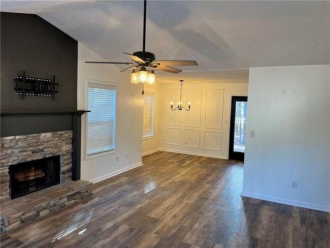 Building Photo - 138 W Fork Way