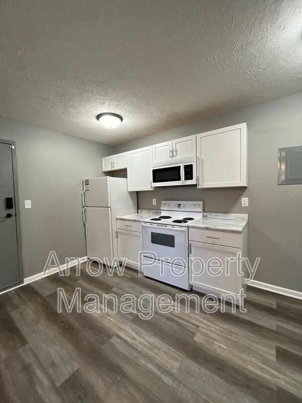 Building Photo - 1730 G St