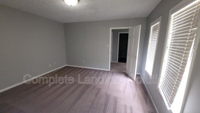 Building Photo - 80 Ridgecrest Ct