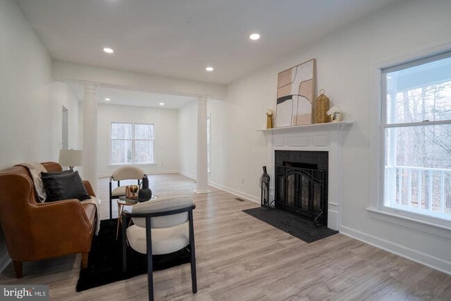 Building Photo - 8261 Tinsley Pl