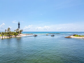 Building Photo - 2508 Bay Dr