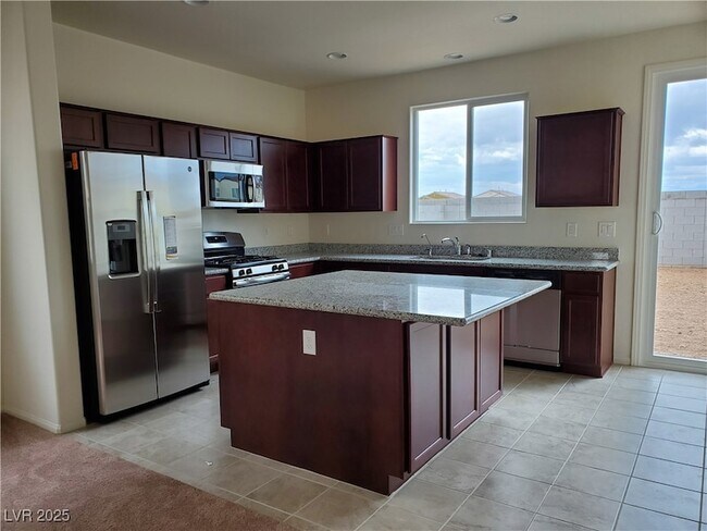 Building Photo - 2713 Holmes Creek Ct