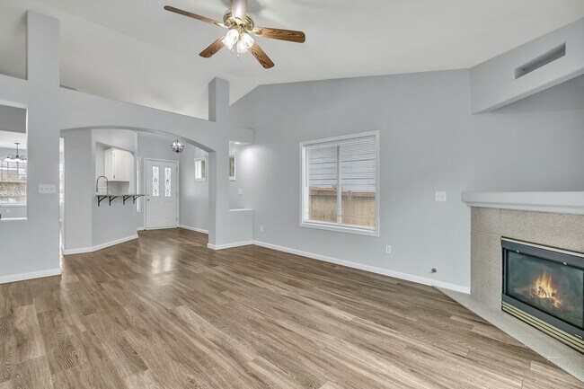 Building Photo - Amazing Floor Plan in Desirable Spanaway Neighborhood!