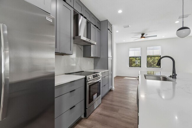 Building Photo - New Construction Townhome For Lease downtown Tampa, Ybor City, Gas Worx