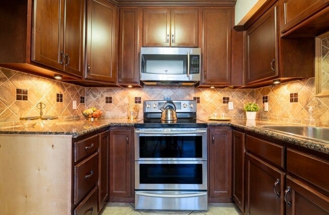 Building Photo - 11002 Hammerly Blvd