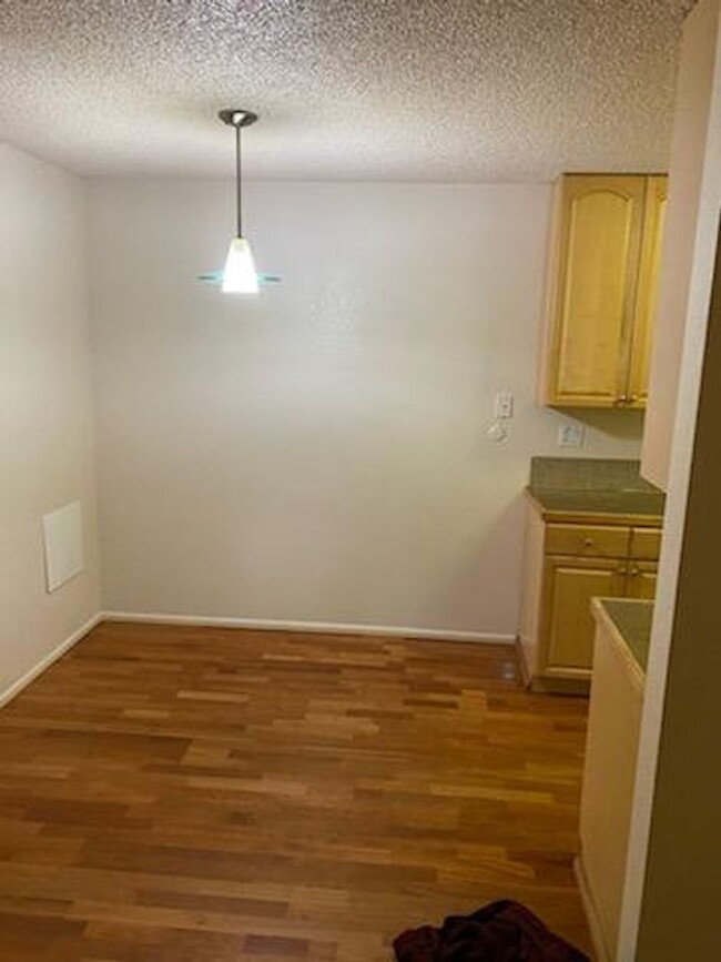 Building Photo - Bright 1st floor 2-bedroom condo at Arborwood