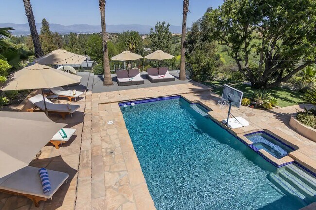 Building Photo - 3630 Gleneagles Dr