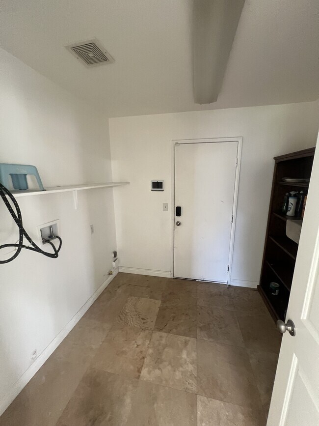 Building Photo - 13862 Camp Rock St