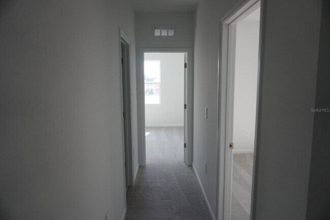 Building Photo - 2975 Maloof Dr