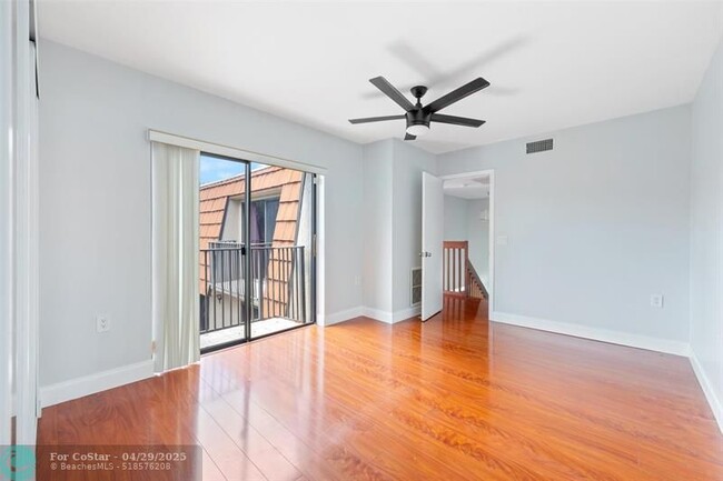 Building Photo - 4101 Wimbledon Dr