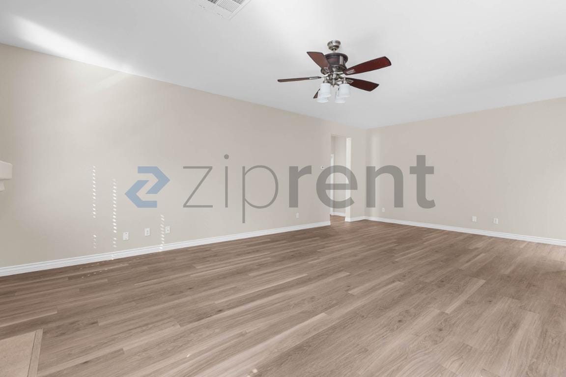 Building Photo - Unit