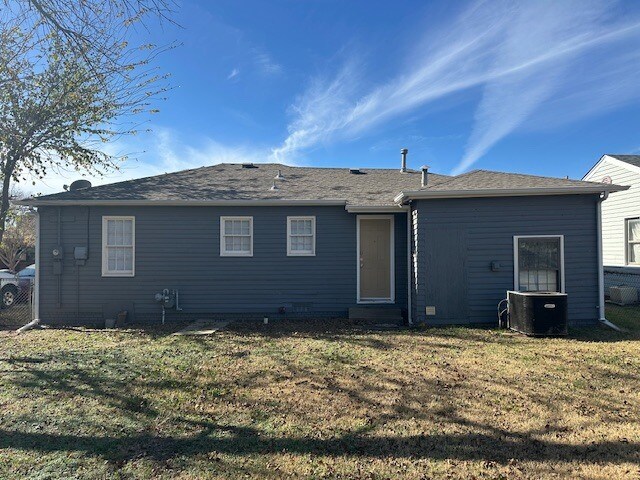 Building Photo - 518 E Lockheed Dr