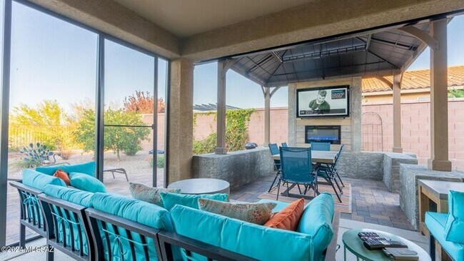 Building Photo - Beautiful Home!