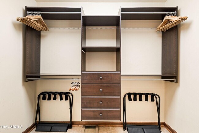 Building Photo - 9972 E Del Monte Ave