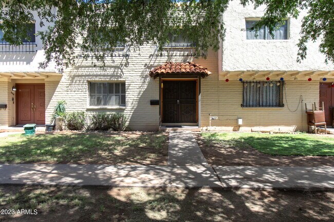 Primary Photo - 4662 N 19th Ave