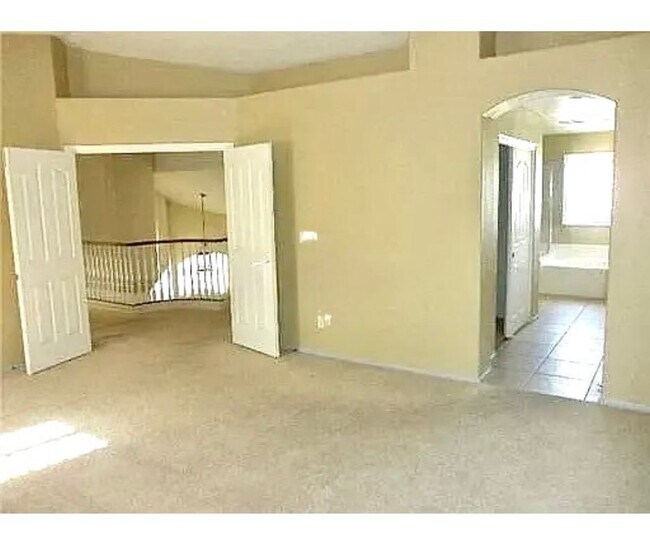 Building Photo - 3874 Rugen Ave
