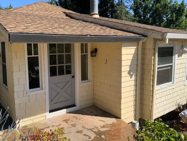 Primary Photo - 34 Wreden Ave