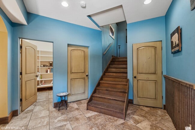 Building Photo - Charming 4 bedroom Home in Whitefish on 3 ...