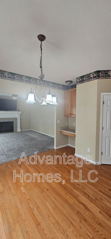 Building Photo - 809 Midjay Dr